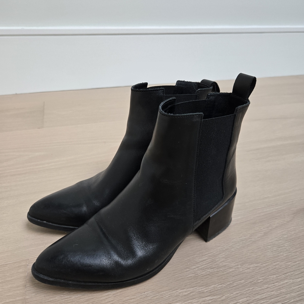 Black Leather Ankle Heeled Boots